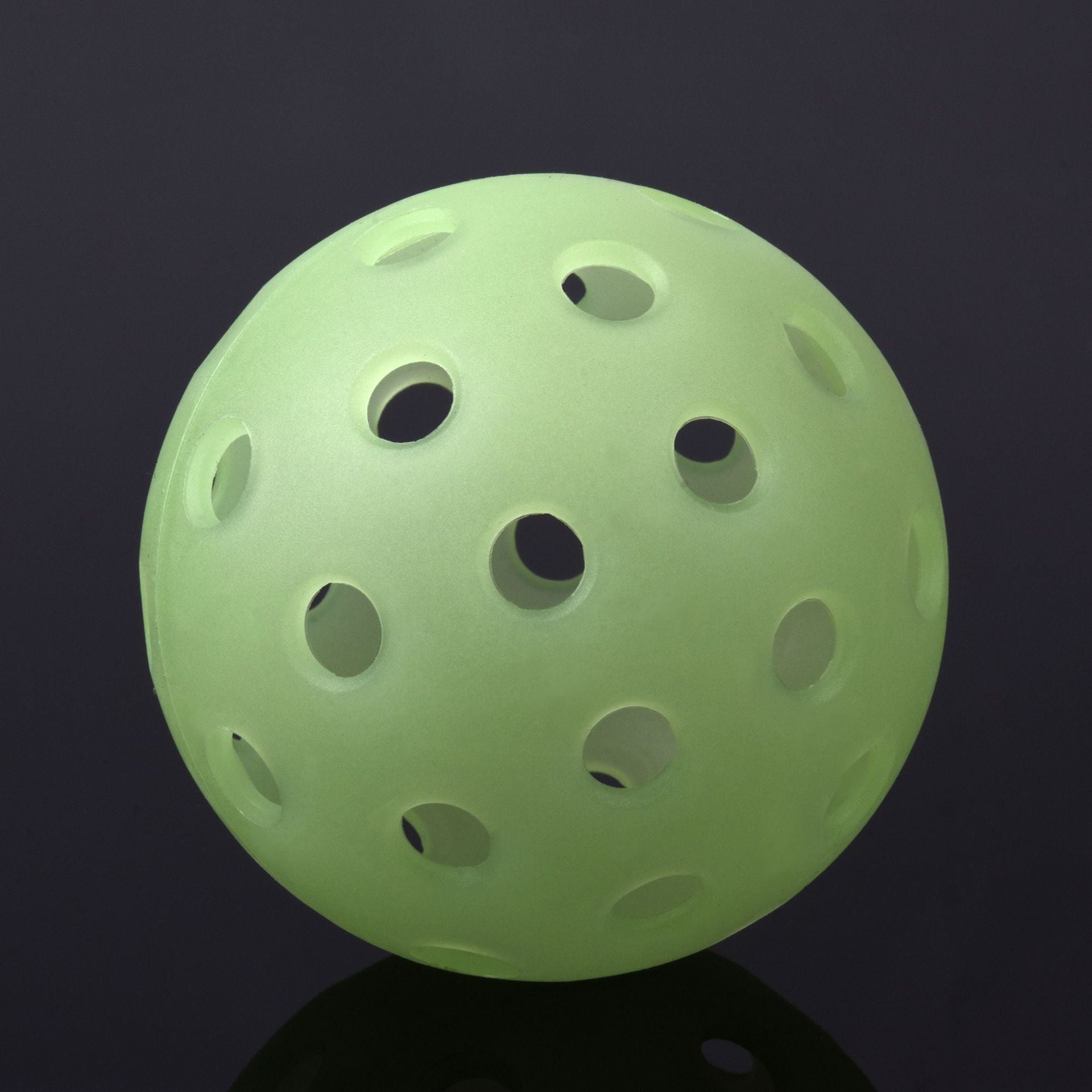 Outdoor Pickleball Balls – 40 & 26 Hole Options for All Courts