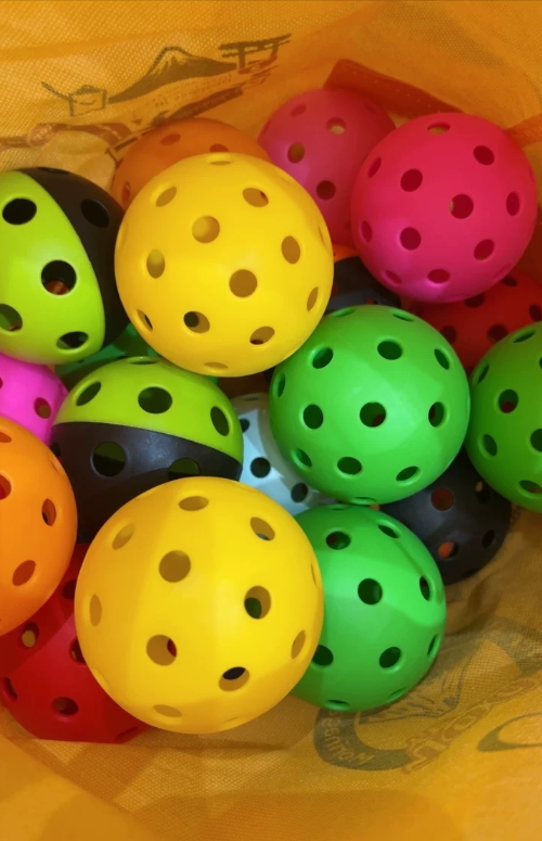 Outdoor Pickleball Balls – 40 & 26 Hole Options for All Courts